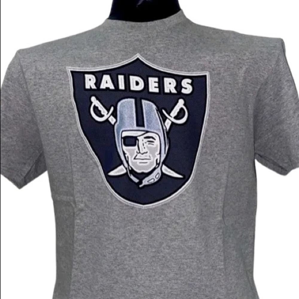 Las Vegas Raiders Large Iconic Shield Logo Grey T-Shirt - Picture 3 of 4